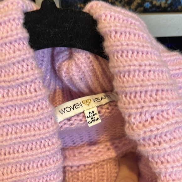 Woven Heart pink ballon long sleeve turtleneck sweater size M - Picture 2 of 3